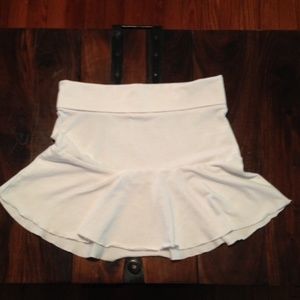 💰White Ruffle Skirt💰